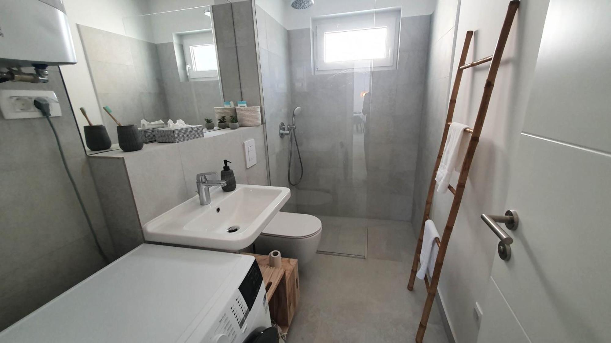 Jadran Deluxe Apartment Krvavica Exteriör bild